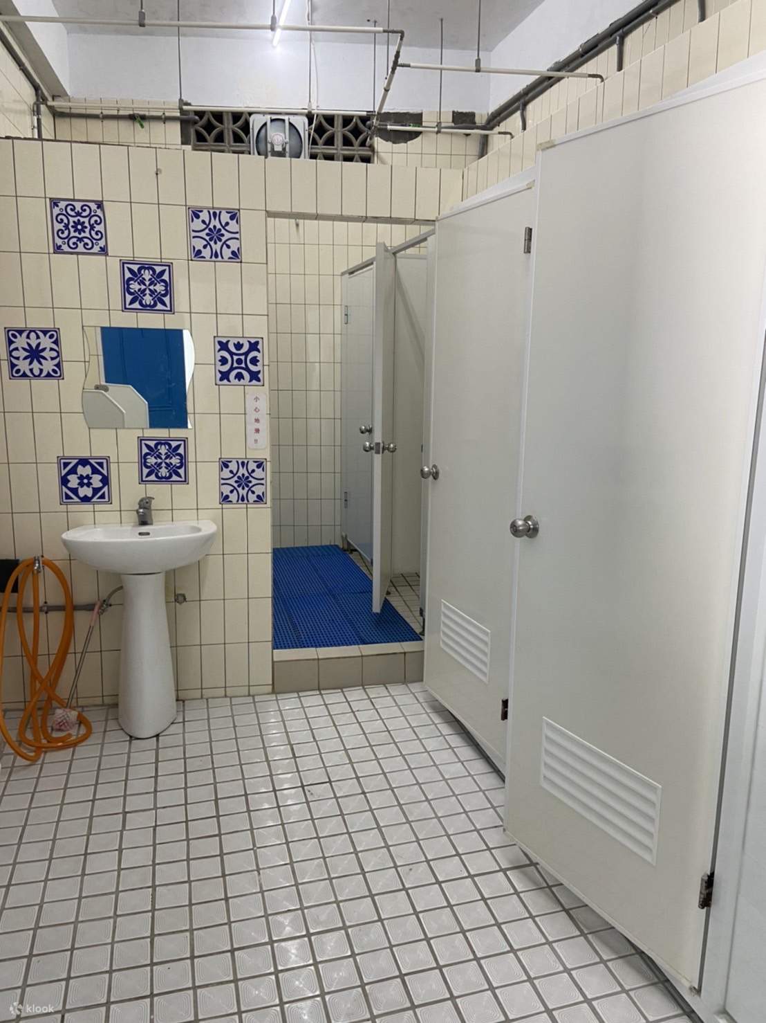 Gian hàng cầu vồng không gian nàng tiên cá